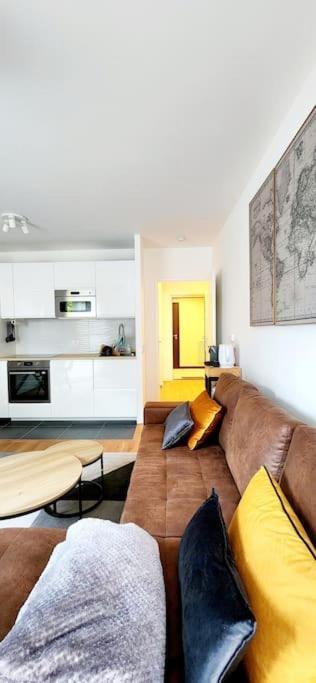 New & Serene 1-Bedroom Apart Near #Ladefenseparis #Parking&Fibre Сюрен Екстериор снимка